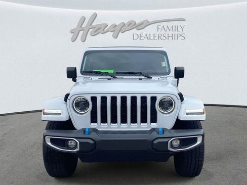 Certified 2023 Jeep Wrangler Sahara w/ Cold Weather Group image 10