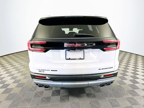 Used 2025 GMC Acadia Elevation image 9