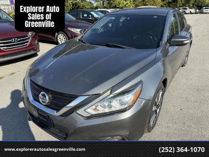 Used 2017 Nissan Altima 2.5 SL w/ Moonroof Package