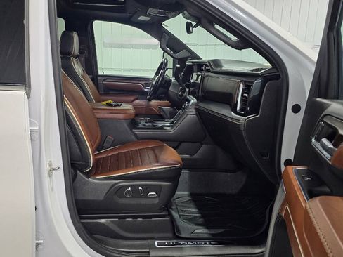 Used 2024 GMC Sierra 2500 Denali Ultimate AWD/4WD image 8