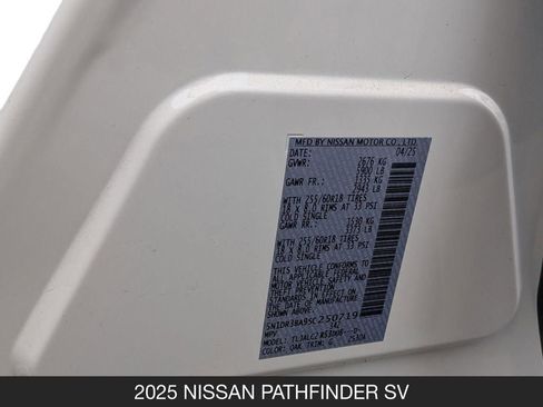 Certified 2025 Nissan Pathfinder SV FWD image 26