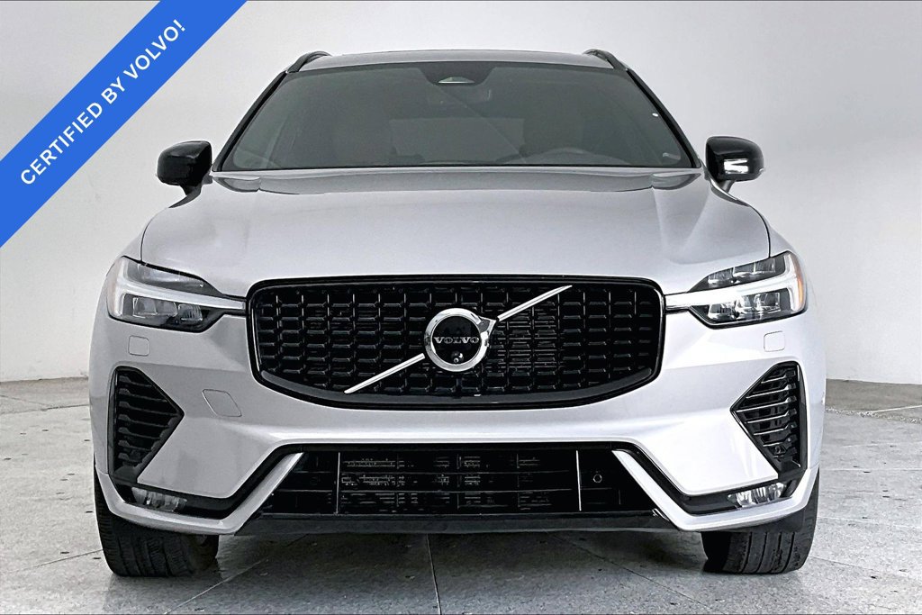 Used 2025 Volvo XC60 B5 Plus AWD/4WD image 3