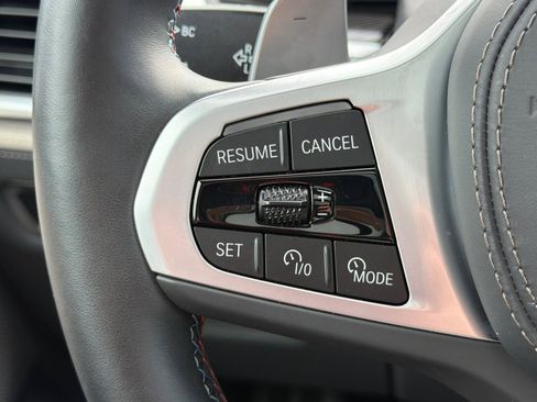 Used 2025 BMW X7 M60i image 33