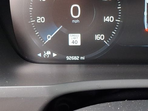 Used 2022 Volvo XC90 T5 Momentum w/ Climate Package AWD/4WD image 19