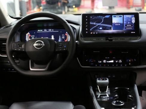 New 2026 Nissan Rogue Platinum w/ Platinum Premium Package image 16