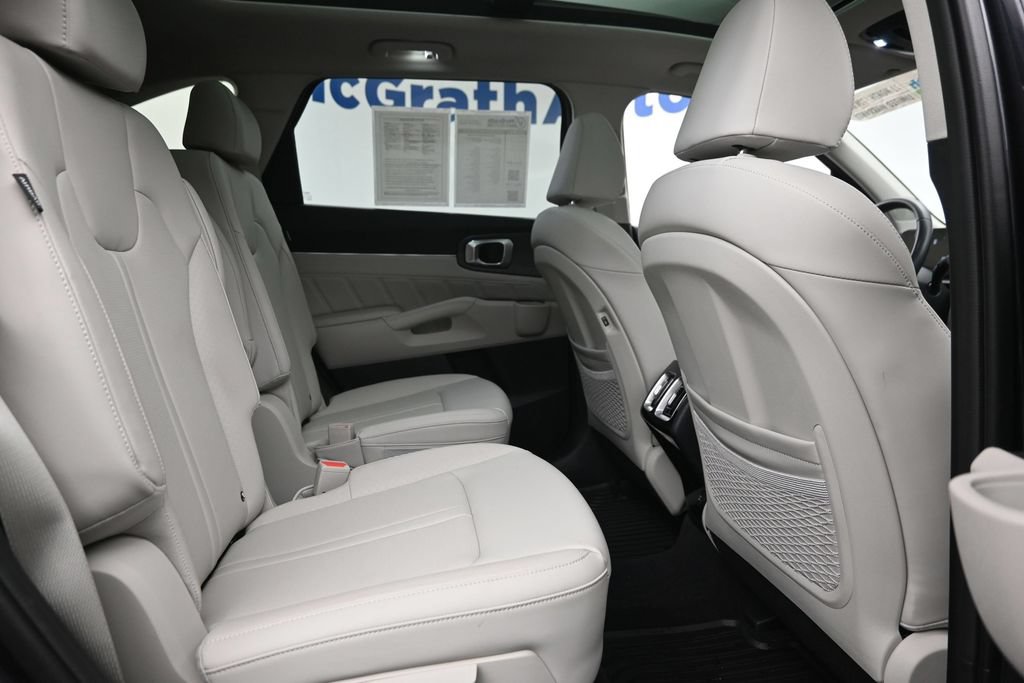 Used 2025 Kia Sorento SX AWD/4WD image 10