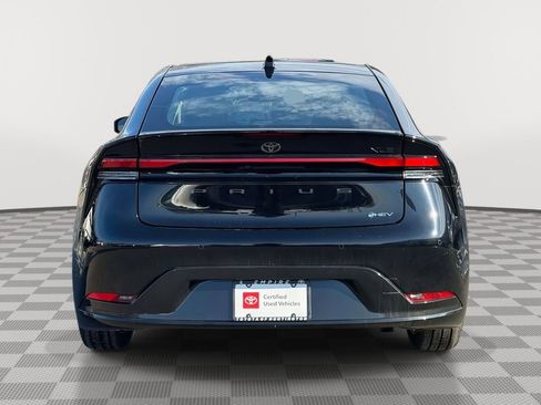Used 2025 Toyota Prius XLE image 6