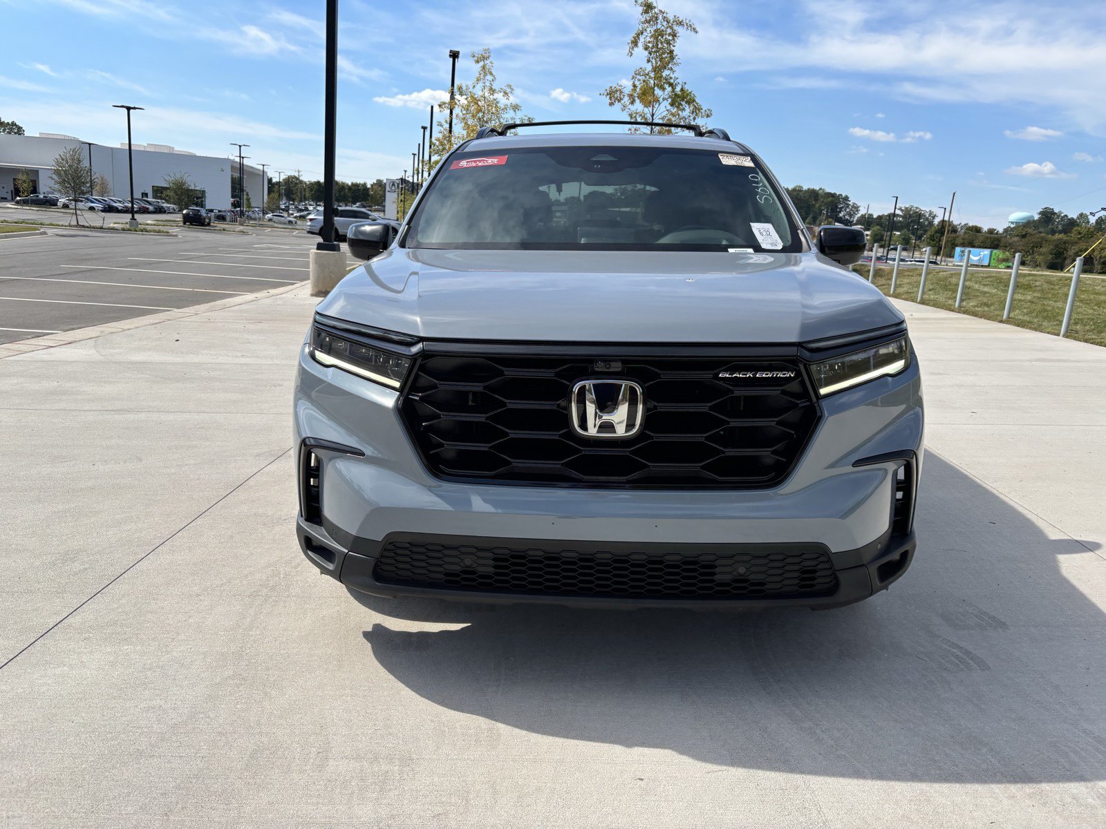 Used 2025 Honda Pilot Black Edition image 3
