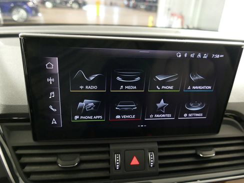 Used 2023 Audi Q5 2.0T Premium w/ Convenience Package AWD/4WD image 17