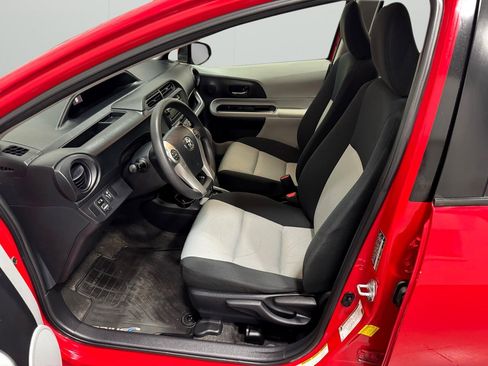 Used 2014 Toyota Prius C Four image 19