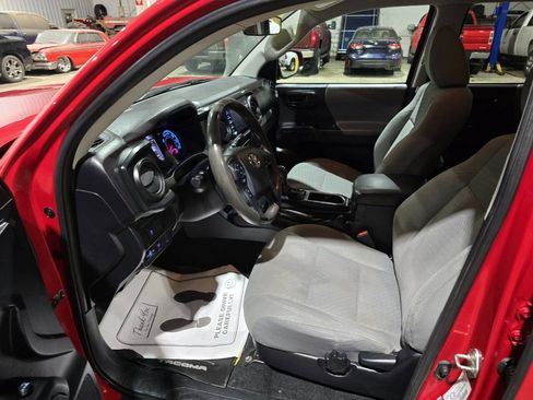 Used 2020 Toyota Tacoma SR image 28