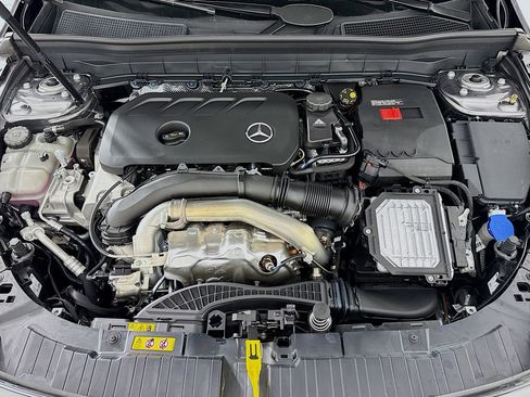 New 2026 Mercedes-Benz GLB 250 image 10