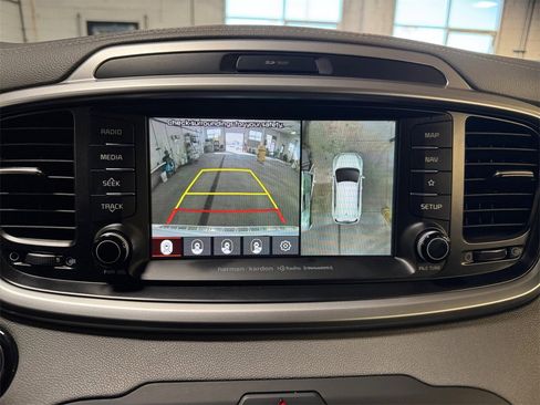 Certified 2020 Kia Sorento SX image 18