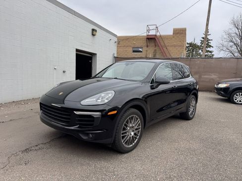 Used 2016 Porsche Cayenne w/ Premium Package Plus image 4