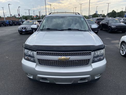 Used 2011 Chevrolet Avalanche LS w/ Regional Value Package AWD/4WD image 6