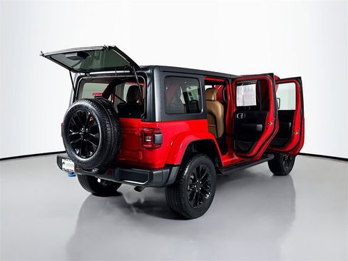 Used 2023 Jeep Wrangler Unlimited Sahara w/ Cold Weather Group image 26