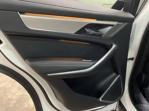 Used 2024 Jaguar F-PACE R-Dynamic S image 73