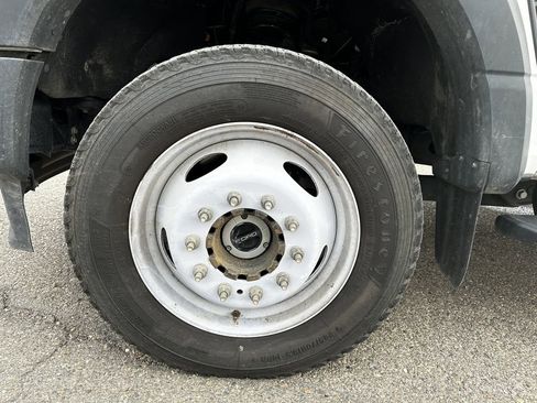 Used 2024 Ford F550 XLT image 21