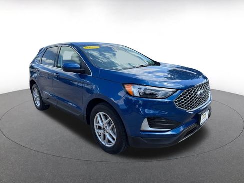 Used 2024 Ford Edge SEL image 2