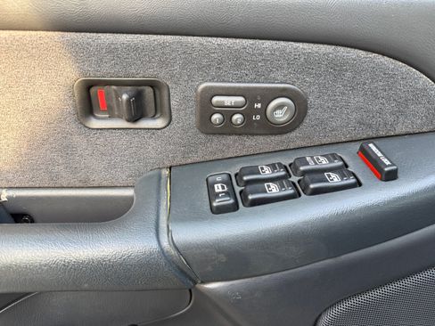 Used 2002 Chevrolet Silverado 2500 LT AWD/4WD image 20