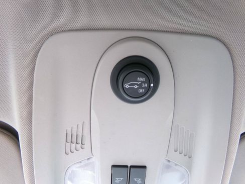 Used 2017 Chevrolet Equinox LT w/ Convenience Package AWD/4WD image 24