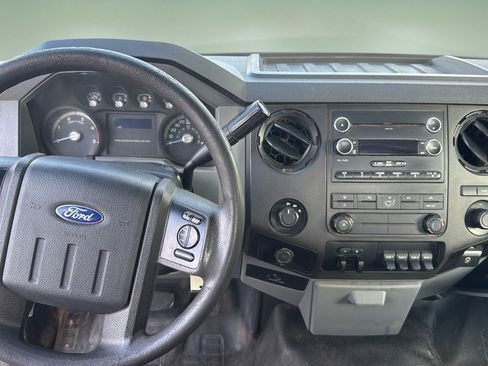 Used 2016 Ford F550 4x4 Regular Cab Super Duty image 12
