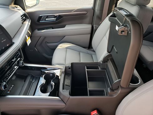 New 2026 Chevrolet Suburban LT w/ Comfort Package RWD image 30