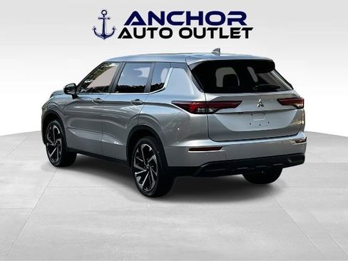 Used 2022 Mitsubishi Outlander ES image 6