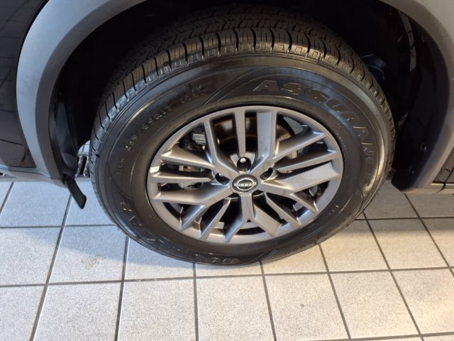 Used 2026 Nissan Rogue SV AWD/4WD image 5