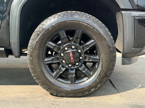 Used 2025 GMC Sierra 2500 AT4 w/ AT4 Premium Plus Package AWD/4WD image 14