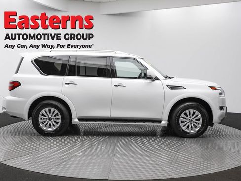 Used 2024 Nissan Armada SV image 4