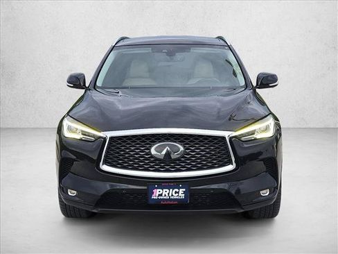 Used 2019 INFINITI QX50 Essential w/ Premium Heat Package FWD image 2
