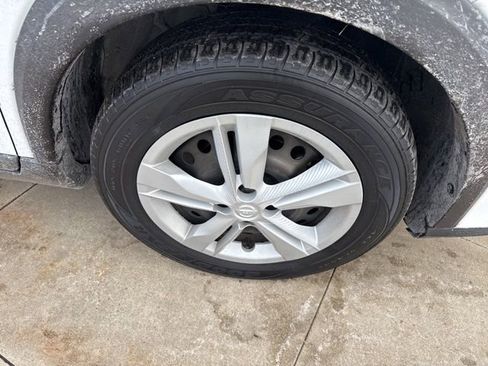 Used 2022 Nissan Kicks S image 10