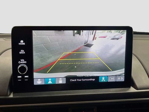 Used 2025 Honda Pilot EX-L image 13