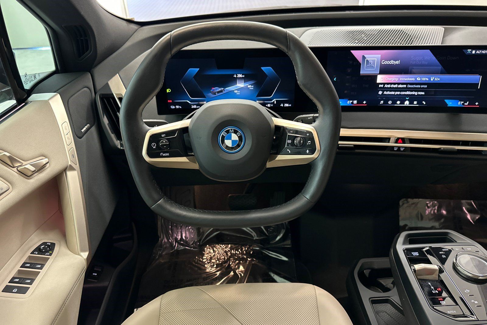 Certified 2024 BMW iX xDrive50 w/ Premium Package AWD/4WD image 32