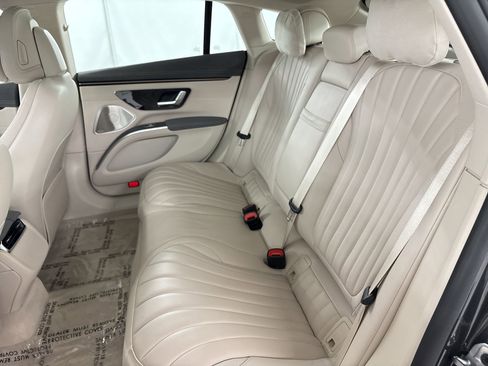 Certified 2022 Mercedes-Benz EQS 580 4MATIC Sedan image 13