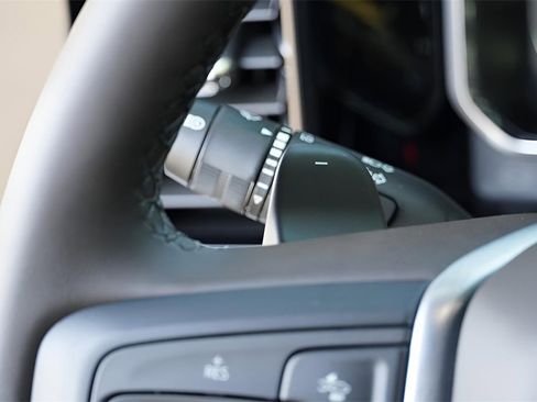 New 2026 GMC Sierra 1500 SLT image 15