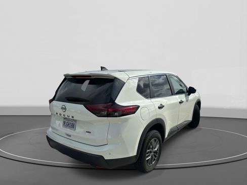 Used 2024 Nissan Rogue S AWD/4WD image 4