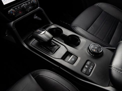 Used 2024 Ford Ranger Lariat w/ FX4 Off-Road Package image 17