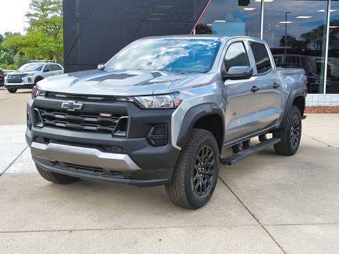 Used 2025 Chevrolet Colorado Trail Boss AWD/4WD image 1