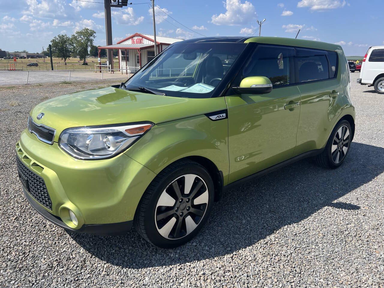Used 2014 Kia Soul ! w/ Sun & Sound Package FWD image 3