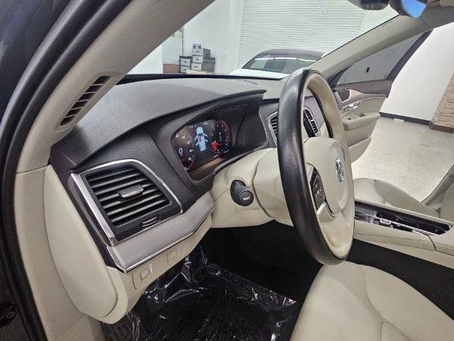 Used 2021 Volvo XC90 T5 Momentum w/ Climate Package AWD/4WD image 9