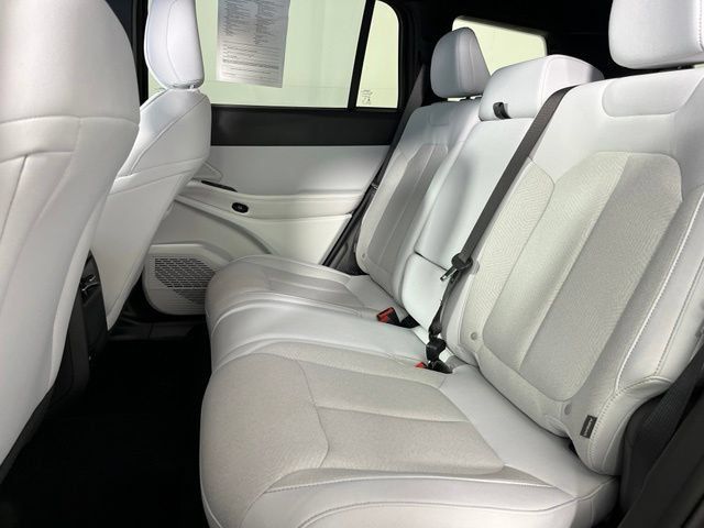 Used 2026 Jeep Cherokee Laredo AWD/4WD image 37