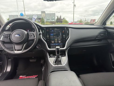 Used 2025 Subaru Outback Premium AWD/4WD image 14