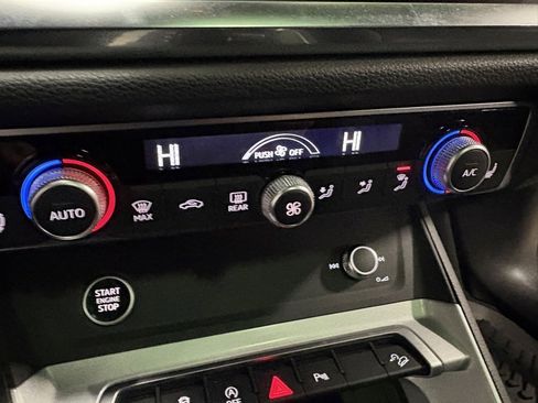 Used 2024 Audi Q3 2.0T Premium Plus w/ Premium Plus Package image 19