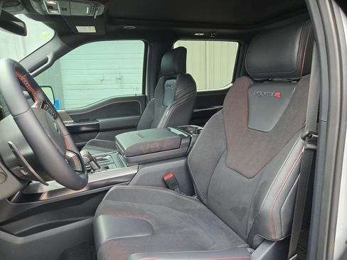 Used 2020 Mercedes-Benz GLB 250 image 10