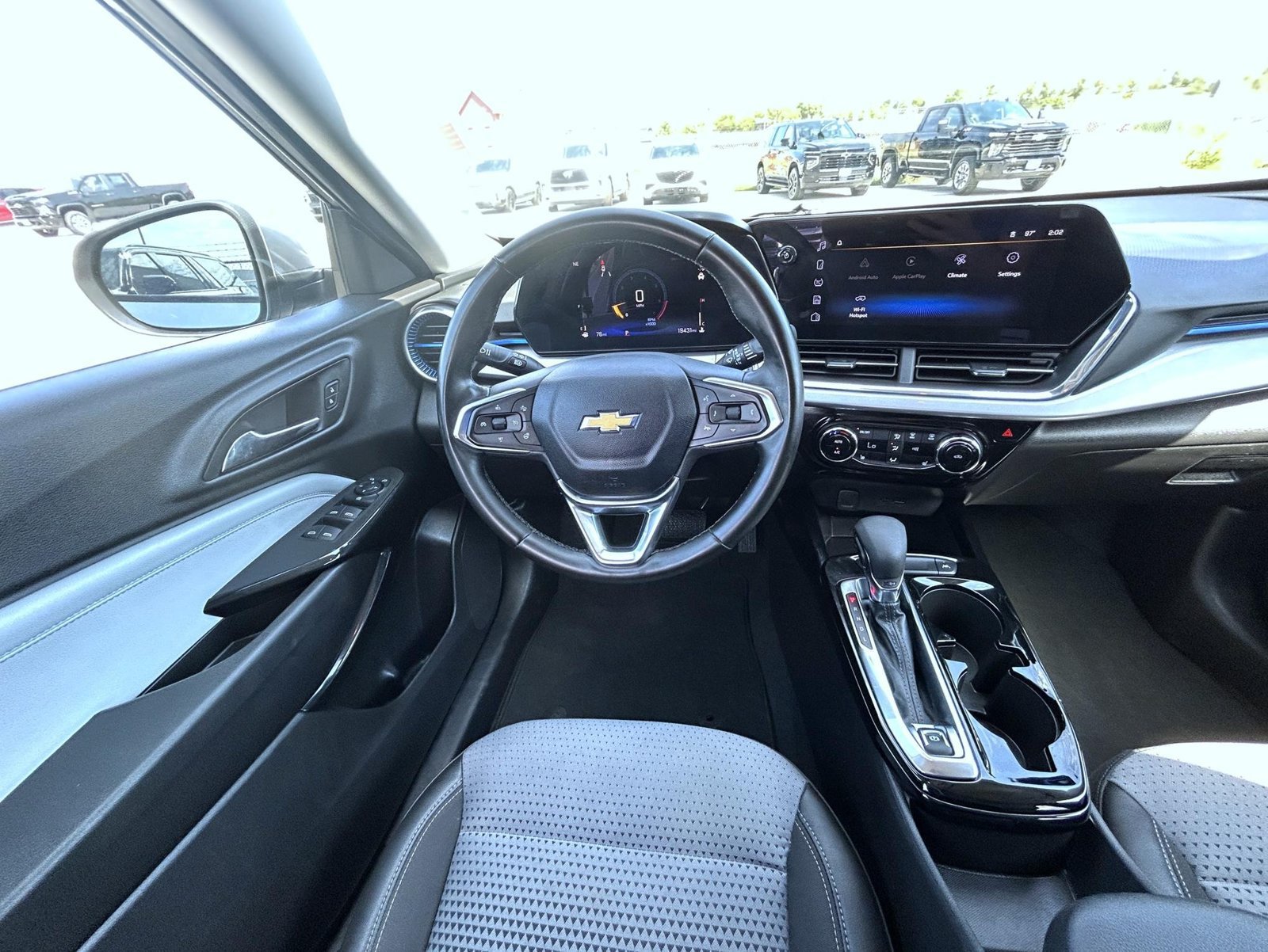 Used 2025 Chevrolet Trax LT w/ Driver Confidence Package FWD image 13