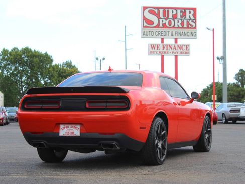 Used 2018 Dodge Challenger R/T w/ Driver Convenience Group RWD image 4
