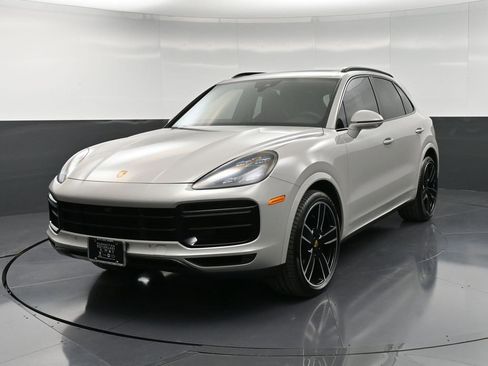 Certified 2022 Porsche Cayenne Turbo image 1