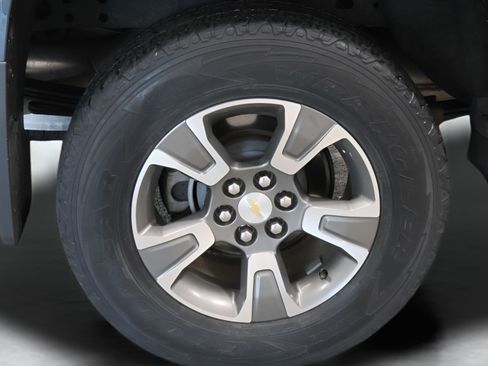 Used 2017 Chevrolet Colorado Z71 AWD/4WD image 31